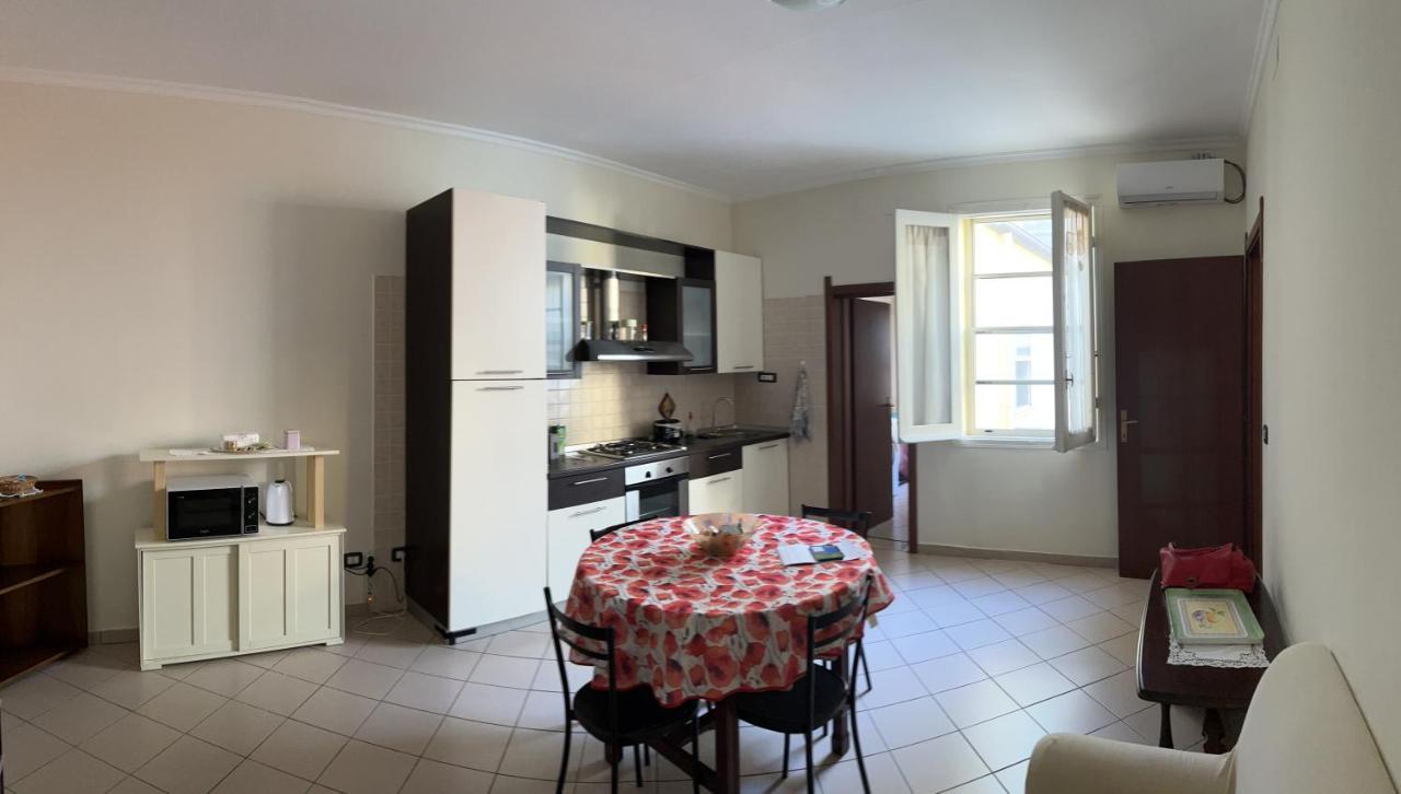 Casa Adriana, Centralissima, Confinante Ospedale Civile Sassari Extérieur photo